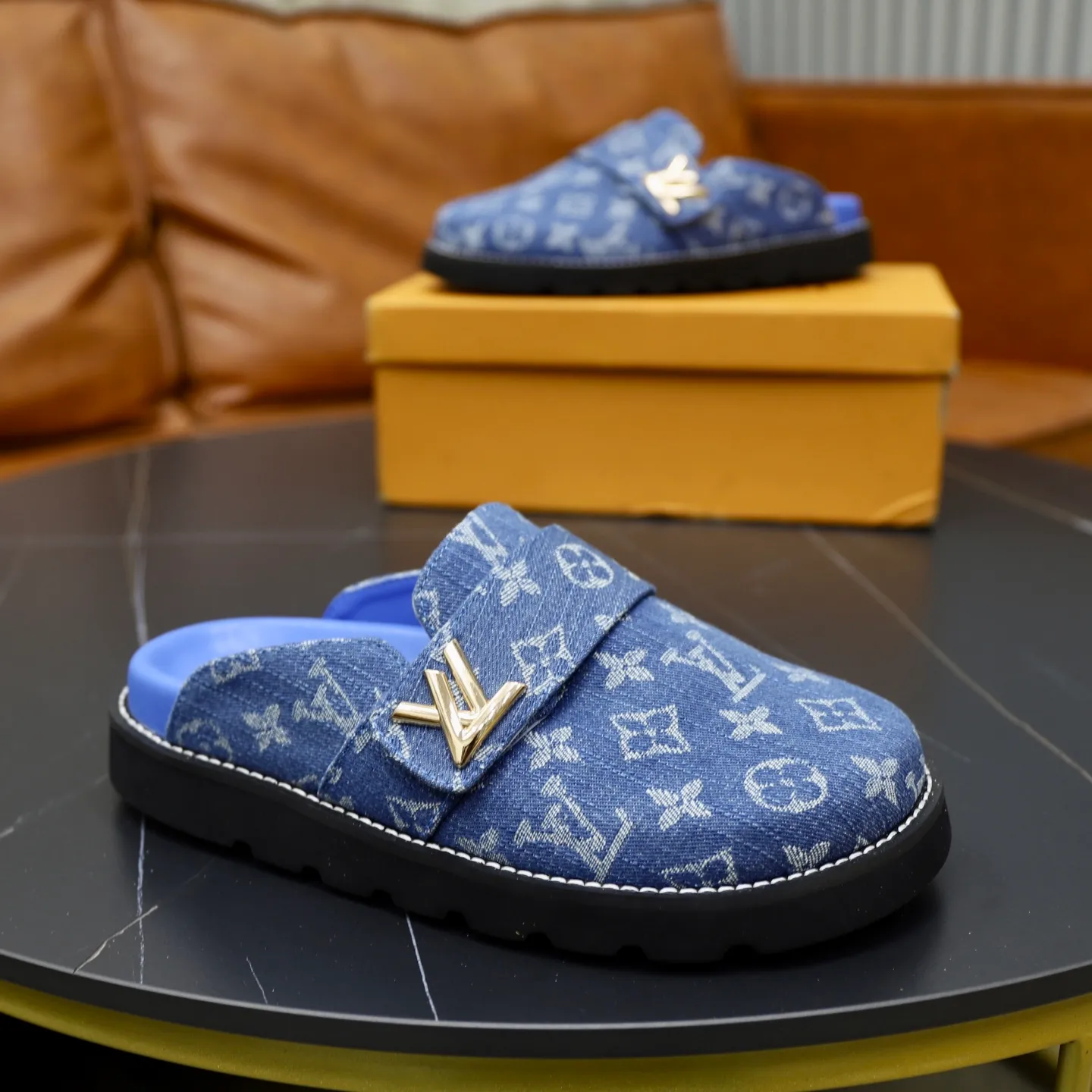 Ex-factory price 420💰 Lv. Popular men's slippers hot sale 🔥 🩴Official website one to one production 38-45 sizes 45 46 🉑️Customized!